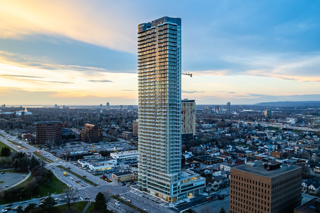 The Claridge Icon in Ottawa, ON - Building Photo