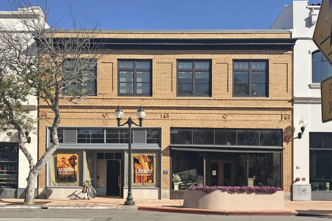 868 Monterey St in San Luis Obispo, CA - Foto de edificio - Building Photo