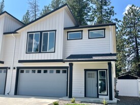 12817 N Jaydee Ln in Spokane, WA - Building Photo