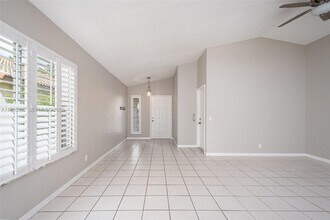 1524 Canary Island Dr in Weston, FL - Building Photo - Building Photo