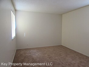 5340 Retablo Ave in Las Vegas, NV - Building Photo - Building Photo