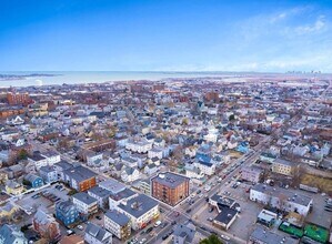 526 Western Ave in Lynn, MA - Foto de edificio - Building Photo