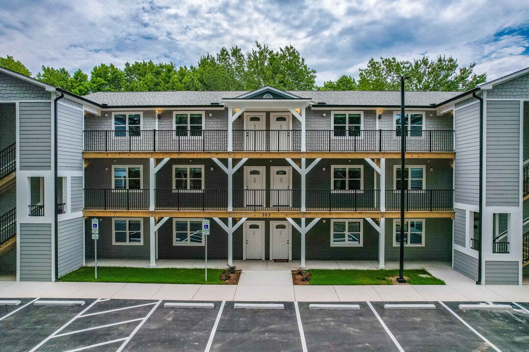 Linwood Creek Apartments in Apex, NC - Building Photo