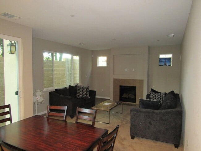 66 Belle Harbor Cir in Pittsburg, CA - Building Photo - Building Photo