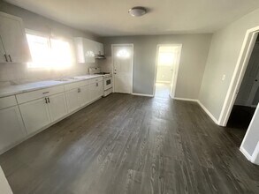 417 W 17th St, Unit 1 in Erie, PA - Foto de edificio - Building Photo