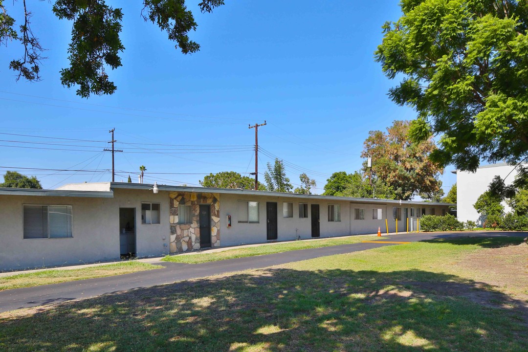 7800-7900 Athens Cir in Buena Park, CA - Building Photo