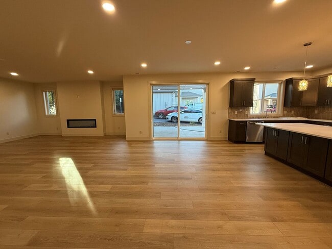 1726 Castlerock Ave in Wenatchee, WA - Building Photo - Building Photo