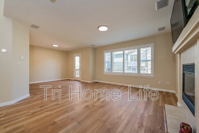 22137 E Irish Dr in Aurora, CO - Building Photo - Building Photo