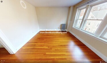 11 Gray St, Unit 12 in Cambridge, MA - Building Photo - Building Photo