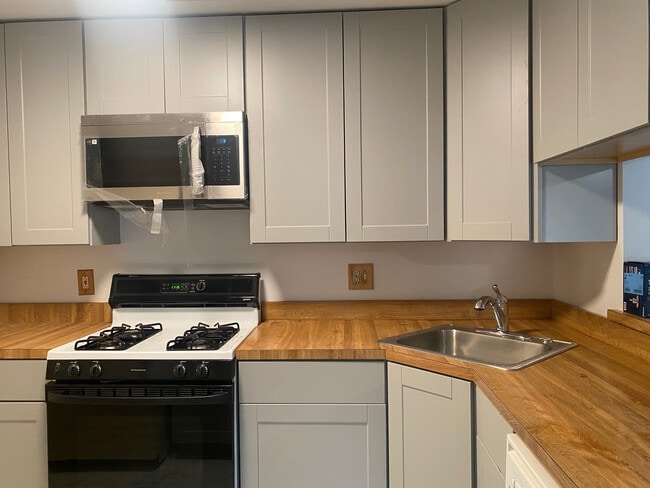 1903 Jefferson Ct, Unit 1903 Jefferson Court