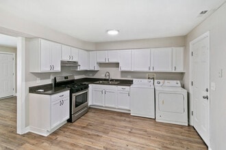 4328 Greenbrier Ln in Richton Park, IL - Building Photo - Building Photo