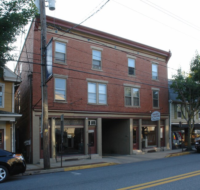 120-122 S Market St in Elizabethtown, PA - Building Photo - Building Photo