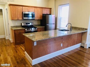 330 Saint Paul St in Brookline, MA - Building Photo - Building Photo