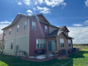 Autumn Ridge Apartment Homes in Delavan, WI - Foto de edificio - Building Photo