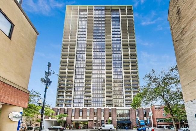 property at 1636 N Wells St