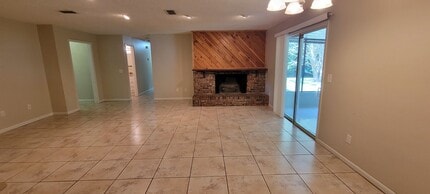 2220 NW 14th Ave in Gainesville, FL - Building Photo - Building Photo