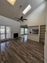 5750 Phoenix Dr in Dallas, TX - Building Photo - Building Photo