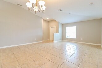 509 Vista Ridge Dr in Ruskin, FL - Building Photo - Building Photo