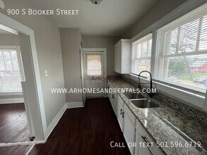 900 S Booker St in Little Rock, AR - Building Photo - Building Photo