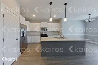 3716 Oak Leaf Wy in Greenville, NC - Foto de edificio - Building Photo