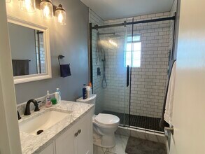 3300 W Morgan Ave, Unit 2 in Milwaukee, WI - Building Photo - Building Photo