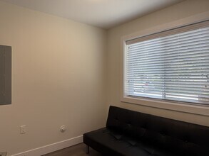 2040 E 47th Ave in Vancouver, BC - Building Photo - Building Photo