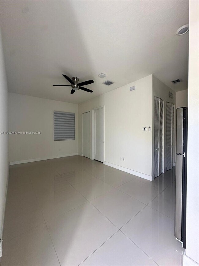 6681 NW 104th Ave in Doral, FL - Building Photo - Building Photo