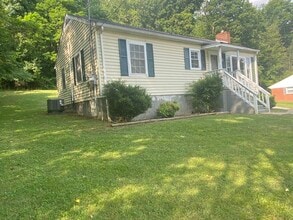 776 Valley Dr in Bristol, VA - Building Photo - Building Photo