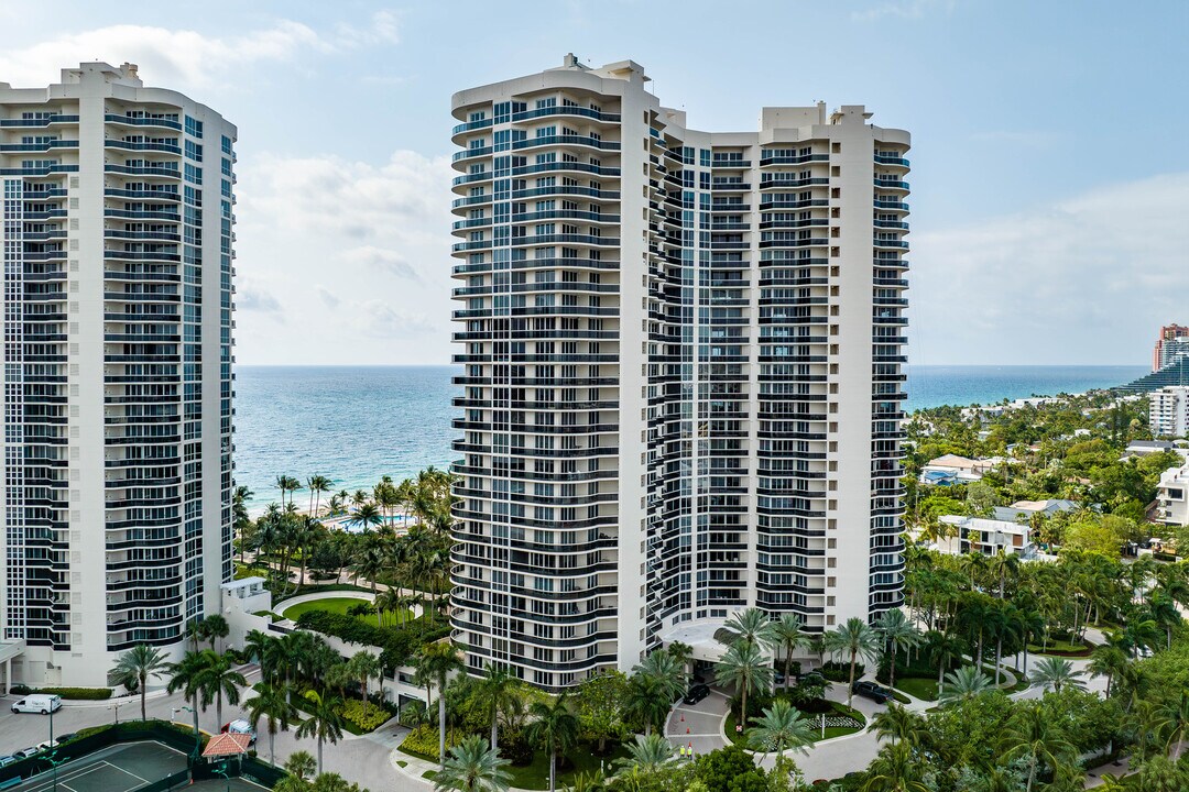 L'Hermitage Condominiums in Fort Lauderdale, FL - Building Photo