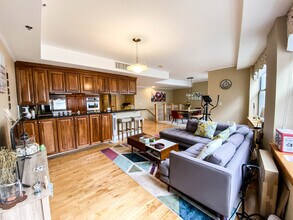 110 Cypress St, Unit 108 in Brookline, MA - Building Photo - Building Photo