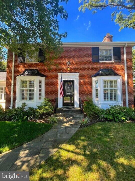 3604 Oval Dr in Alexandria, VA - Building Photo