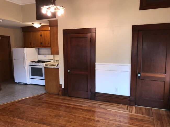 1181 Middlesex St, Unit 2 in Lowell, MA - Building Photo - Building Photo