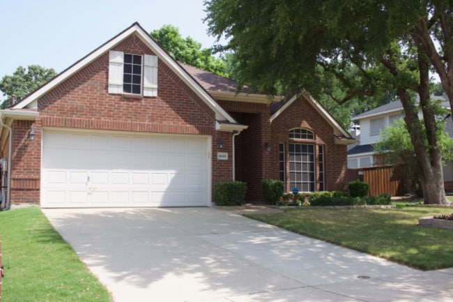 property at 3605 Villanova Dr