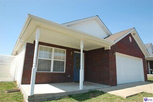 105 N Osprey Ct in Vine Grove, KY - Building Photo