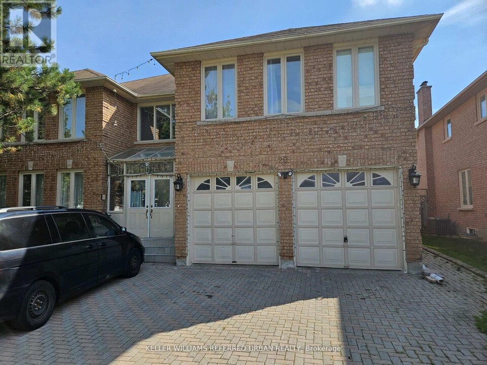 20 Lady Lynn Crescent in Richmond Hill, ON - Building Photo