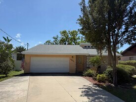 1211 4th St W in Palmetto, FL - Building Photo