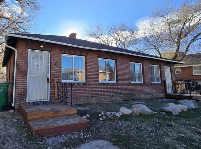 property at 506 Hillcrest Dr