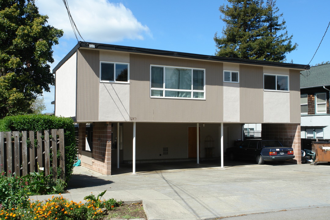 2134 Mcgee Ave in Berkeley, CA - Foto de edificio