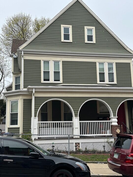 4 Intervale St in Boston, MA - Building Photo