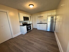 104 Baughman Ave in Jeannette, PA - Building Photo - Building Photo