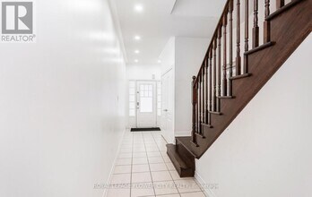106 Lanark Cir in Brampton, ON - Building Photo - Building Photo