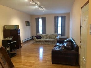 212 Dodd St, Unit 2 in Weehawken, NJ - Building Photo - Building Photo