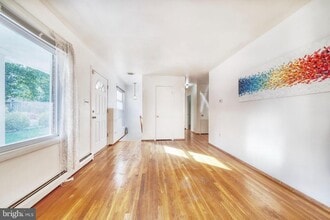 14307 Bismark Ave in Woodbridge, VA - Building Photo - Building Photo