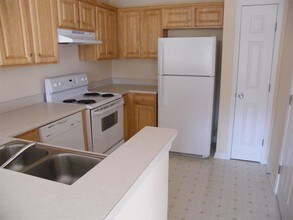 633 Spencer-Farlow Dr in Carolina Beach, NC - Building Photo - Building Photo