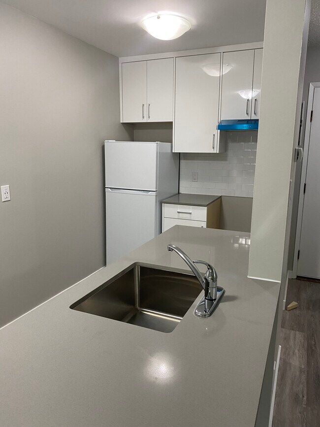 Kitsilano Shores in Vancouver, BC - Building Photo - Building Photo