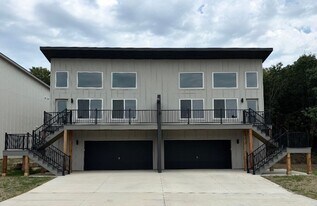 2952 SW Villa W Dr in Topeka, KS - Building Photo