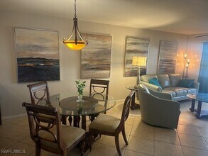 120 Pebble Shores Dr in Naples, FL - Building Photo - Building Photo