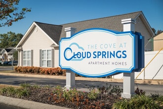 The Cove at Cloud Springs Apartment Homes in Fort Oglethorpe, GA - Building Photo - Building Photo