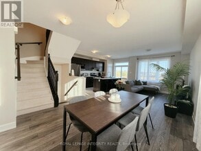 107 Aura Ave in Ottawa, ON - Building Photo - Building Photo