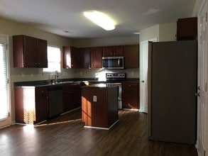 5223 Sunriver Rd in Gastonia, NC - Foto de edificio - Building Photo